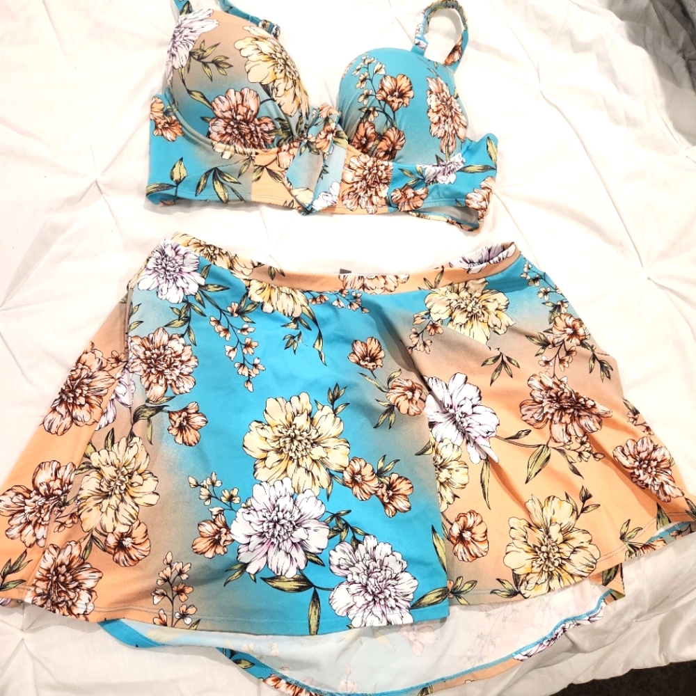 Torrid two piece swim set sz 1 D/DD